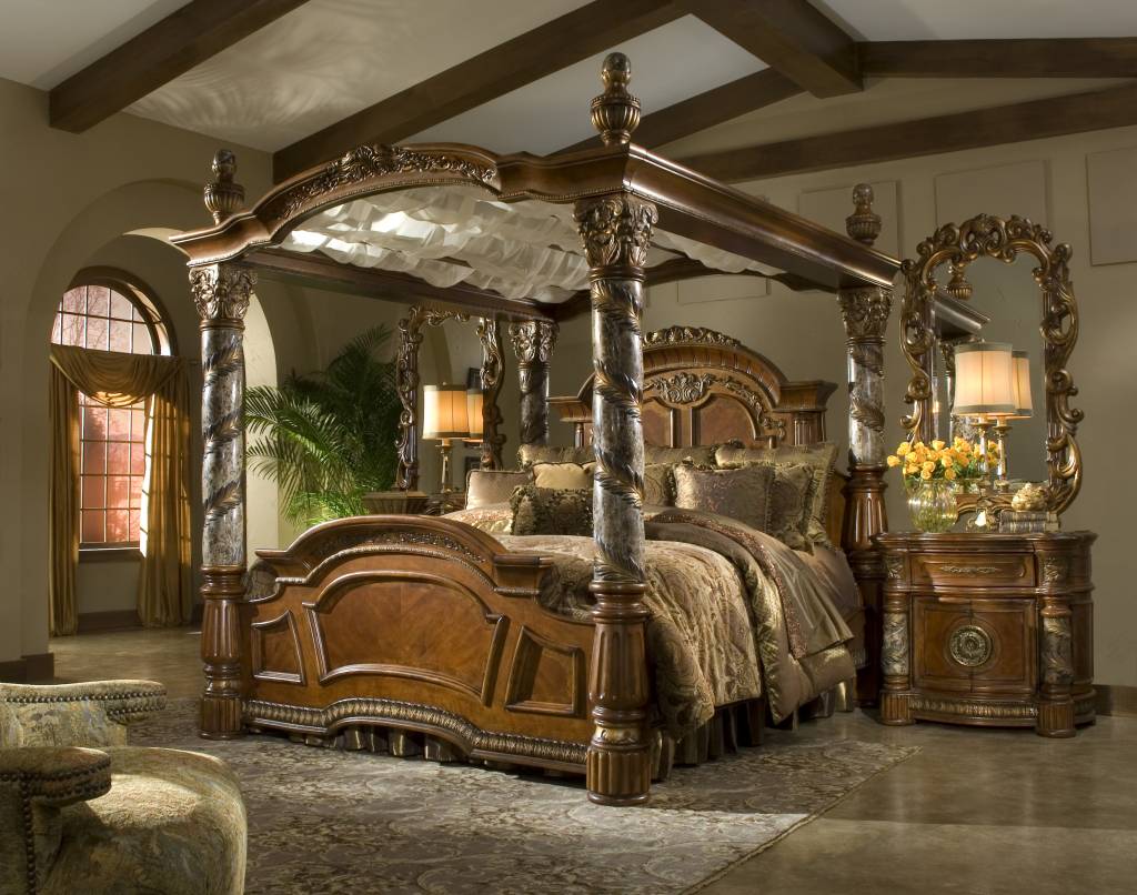 двуспальная кровать в восточном стиле